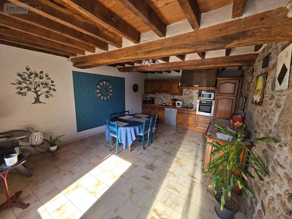 Maison a vendre Ambrières-les-Vallées 53300 Mayenne 53 174 m2 9 pièces 218400 euros 53075DLS26028 003