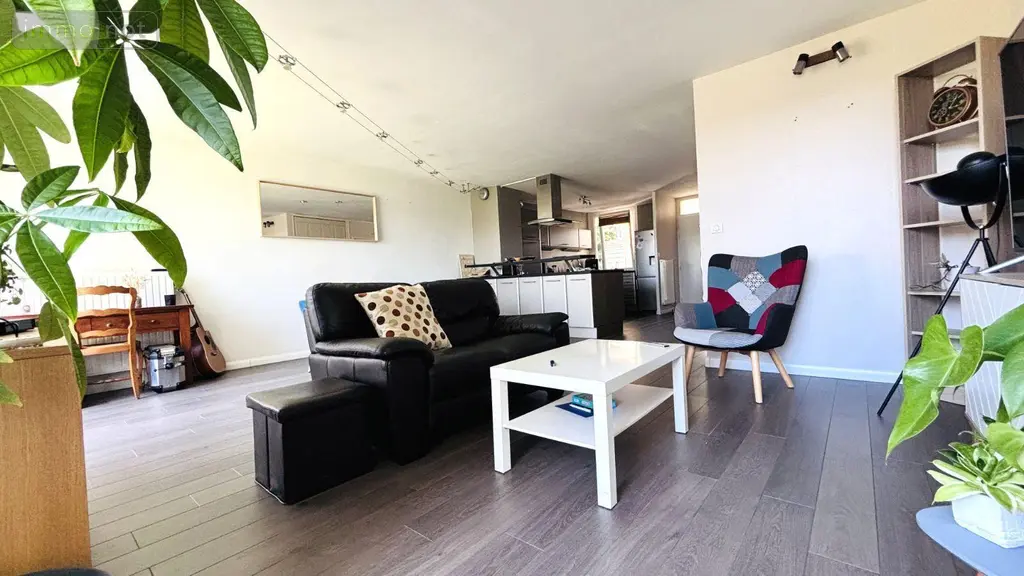 Appartement a vendre Bruz 35170 Ille-et-Vilaine 35 77 m2 3 pièces 238000 euros 35176/455 008