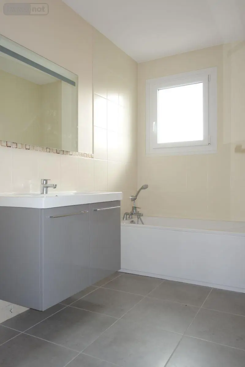 Location maison Mâcon 71000 Saône-et-Loire 71 104 m2 4 pièces 1072 euros LC 521 014