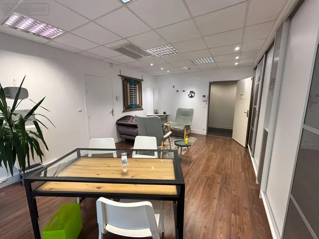 Fonds et murs commerciaux a vendre Chartres-de-Bretagne 35131 Ille-et-Vilaine 35 88 m2 2 pièces 186300 euros 35129-7110 005