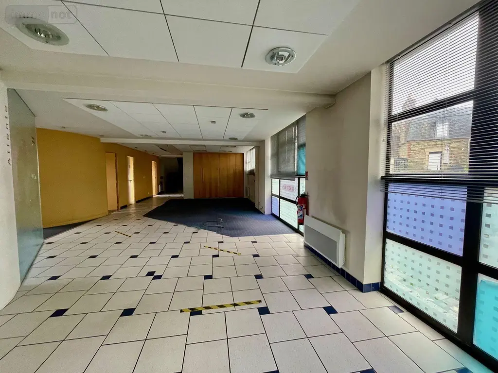 Location fonds et murs commerciaux Lannion 22300 Côtes-d'Armor 22 300 m2 3917 euros ROS LOC 002