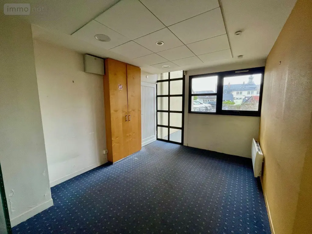 Location fonds et murs commerciaux Lannion 22300 Côtes-d'Armor 22 300 m2 3917 euros ROS LOC 003