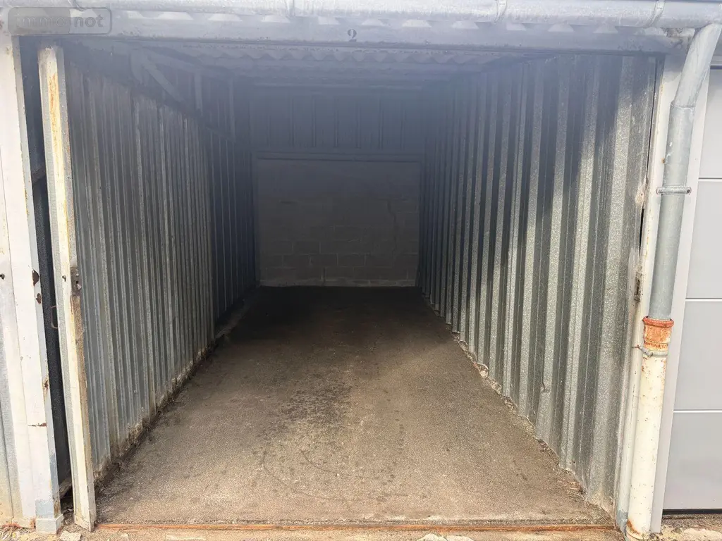 Garage et parking a vendre Quimper 29000 Finistère 29 13 m2 1 pièce 23848 euros LD/MGR 001