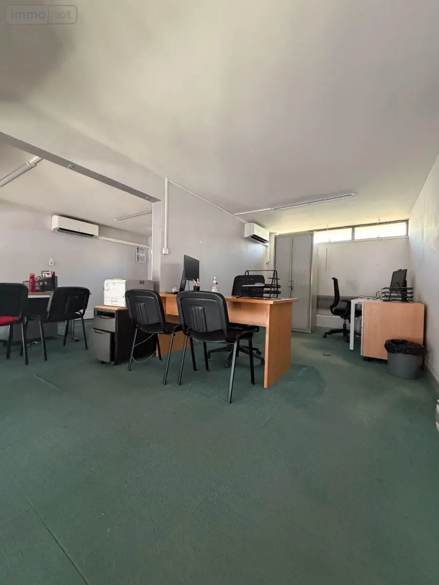 Location fonds et murs commerciaux Mâcon 71000 Saône-et-Loire 71 113 m2 3 pièces 1380 euros LC 525 006