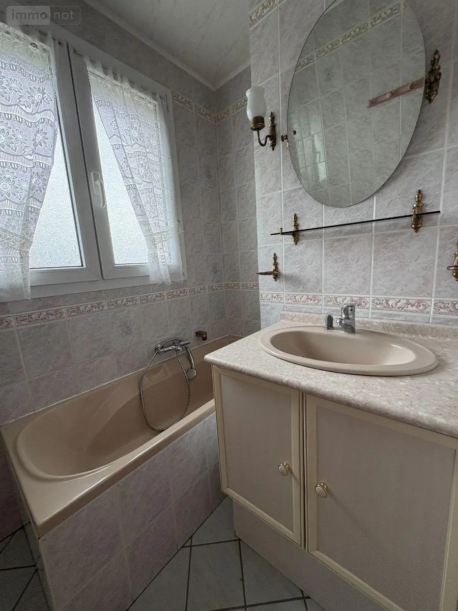 Appartement a vendre Eu 76260 Seine-Maritime 76 55 m2 3 pièces 106600 euros 76041/226 010