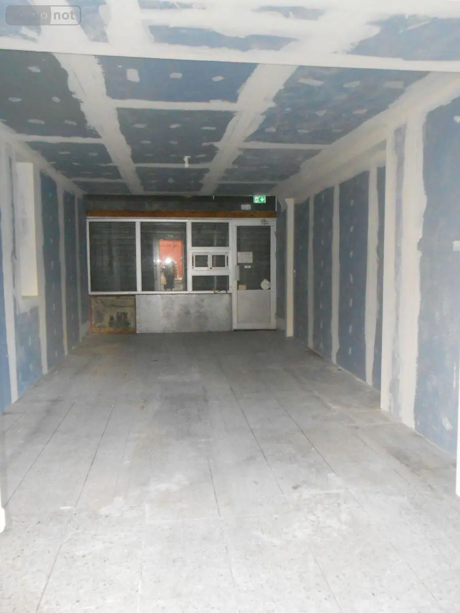 Location fonds et murs commerciaux Mantes-la-Jolie 78200 Yvelines 78 32 m2 1 pièce 950 euros 78136-76 003