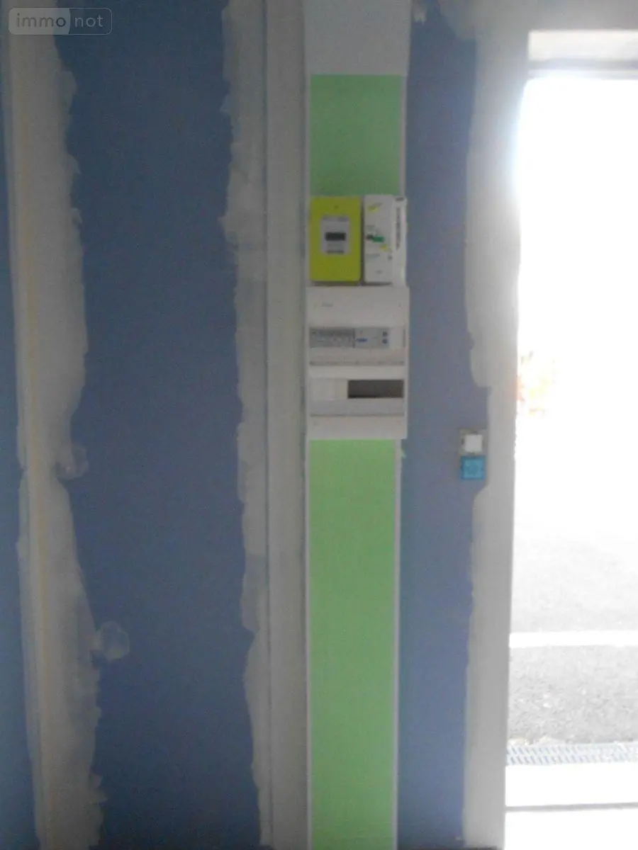 Location fonds et murs commerciaux Mantes-la-Jolie 78200 Yvelines 78 32 m2 1 pièce 950 euros 78136-76 005