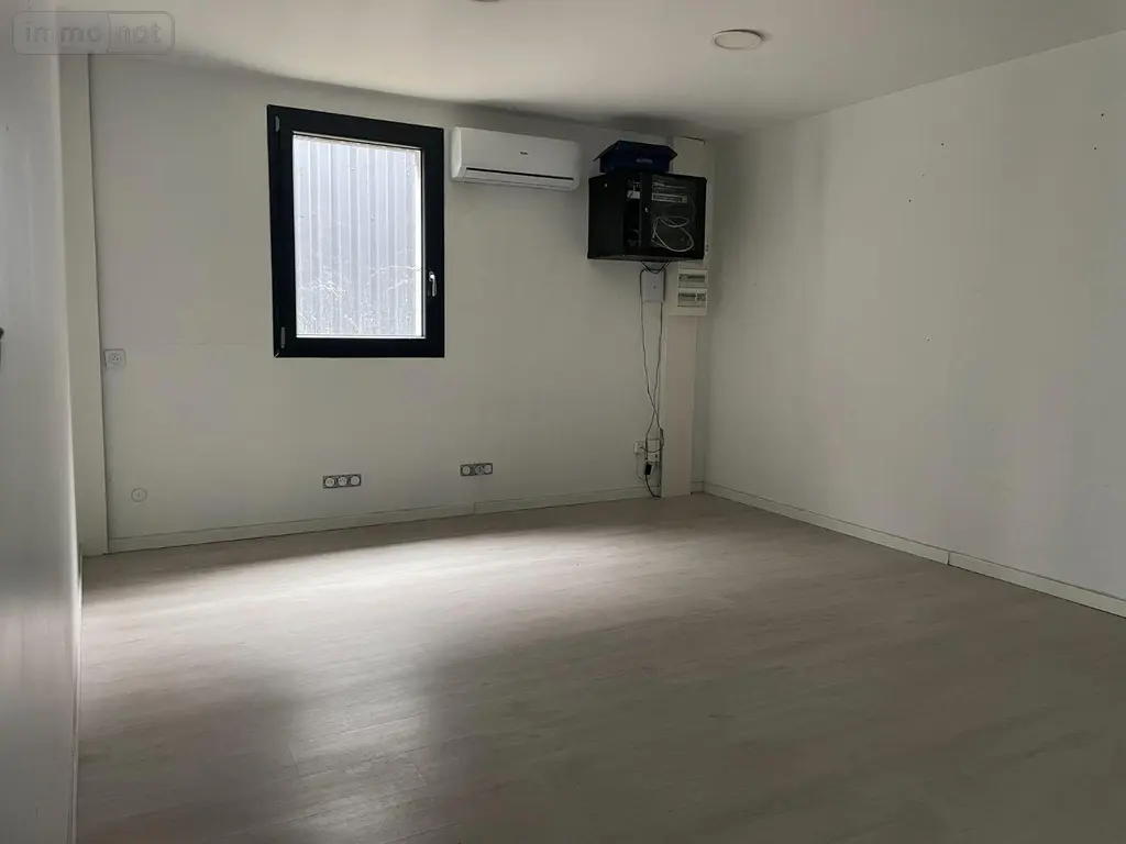 Location fonds et murs commerciaux Les Billaux 33500 Gironde 33 224 m2 3240 euros 33204/23 003