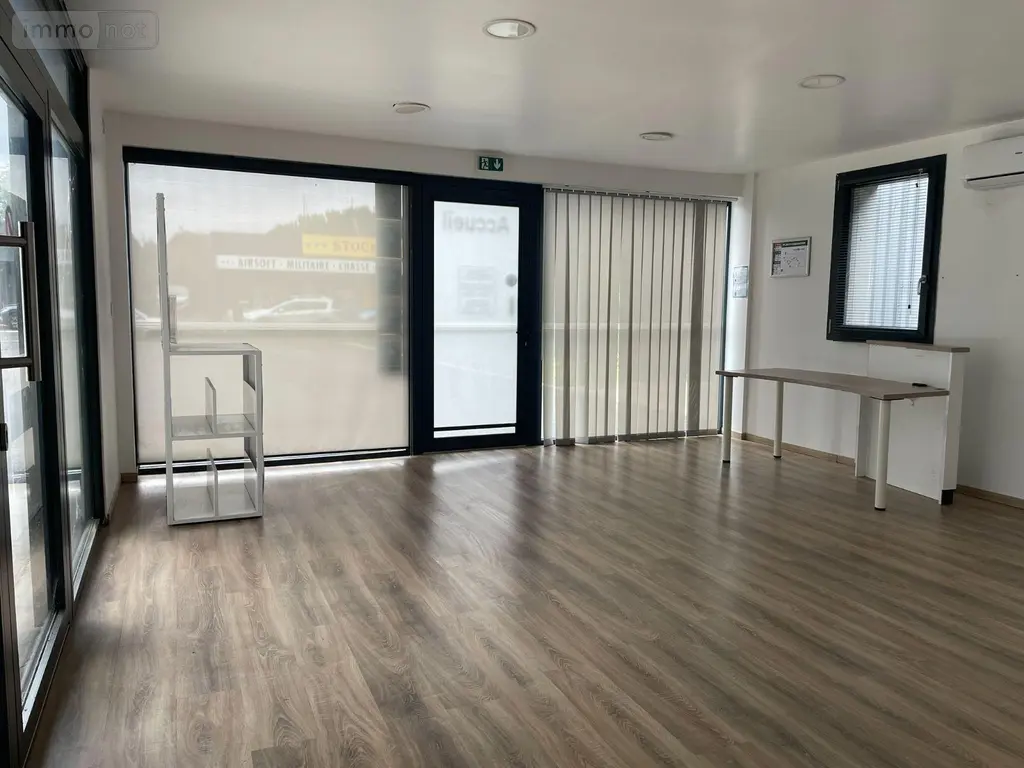 Location fonds et murs commerciaux Les Billaux 33500 Gironde 33 224 m2 3240 euros 33204/23 002