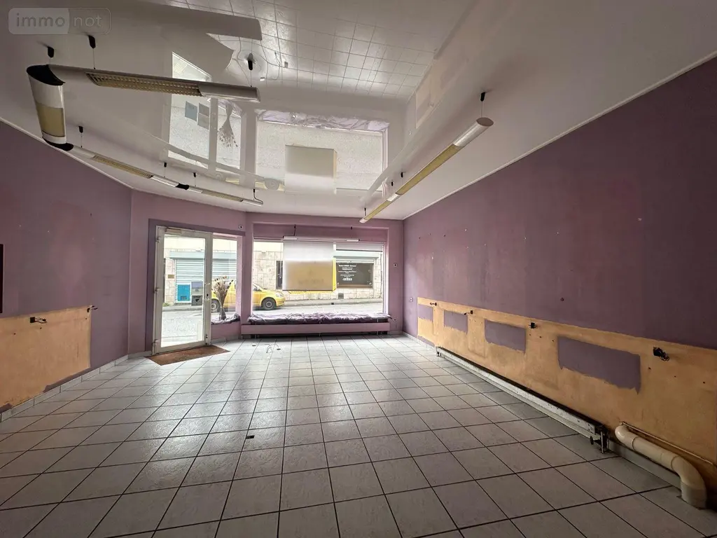 Location fonds et murs commerciaux Ussel 19200 Corrèze 19 50 m2 2 pièces 500 euros UL 169 002