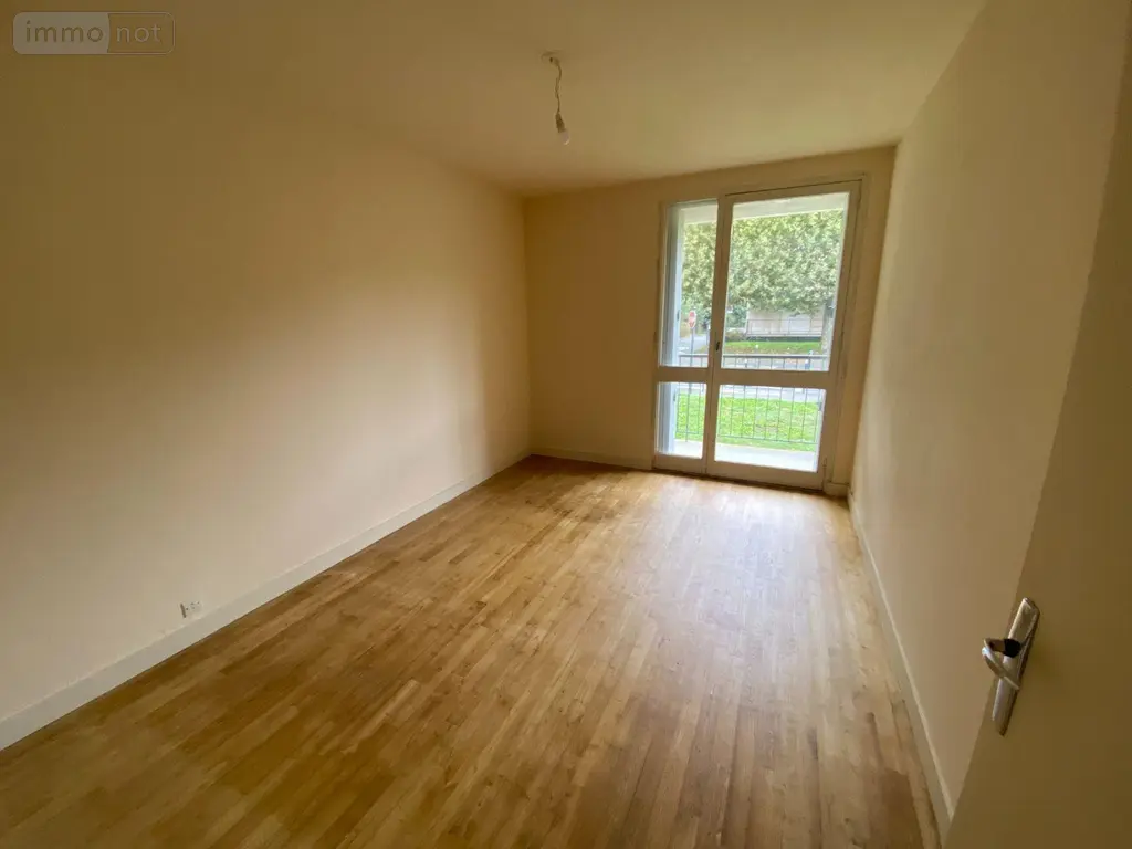 Location appartement Rennes 35000 Ille-et-Vilaine 35 70 m2 885 euros 11803/2467 005