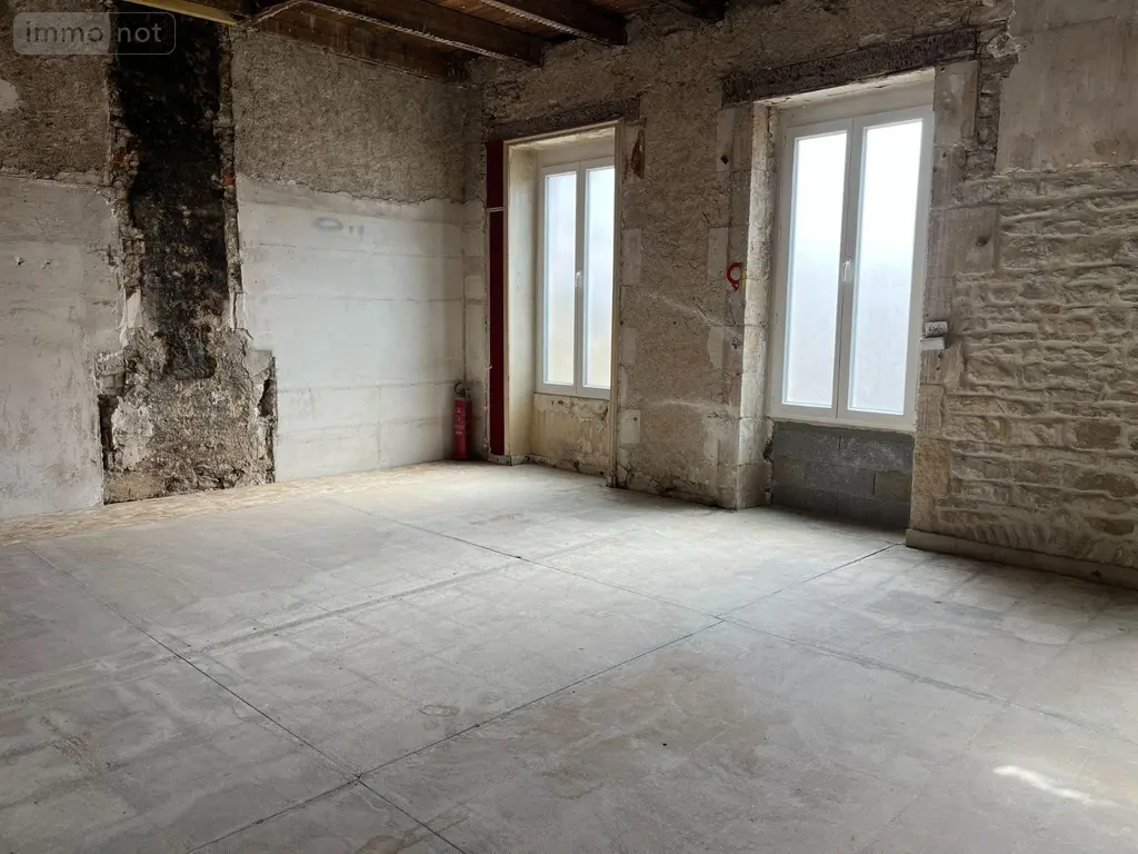 Immeuble de rapport a vendre Marans 17230 Charente-Maritime 17 510 m2 280000 euros VD/672 003