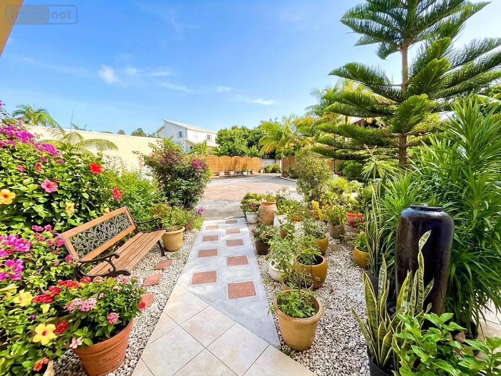 Maison a vendre Le Tampon 97430 La Réunion 974 300 m2 7 pièces 577000 euros 97424/336 006