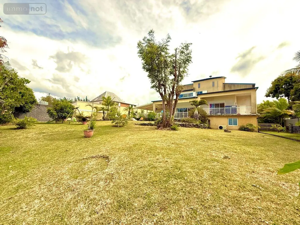 Maison a vendre Le Tampon 97430 La Réunion 974 300 m2 7 pièces 577000 euros 97424/336 002