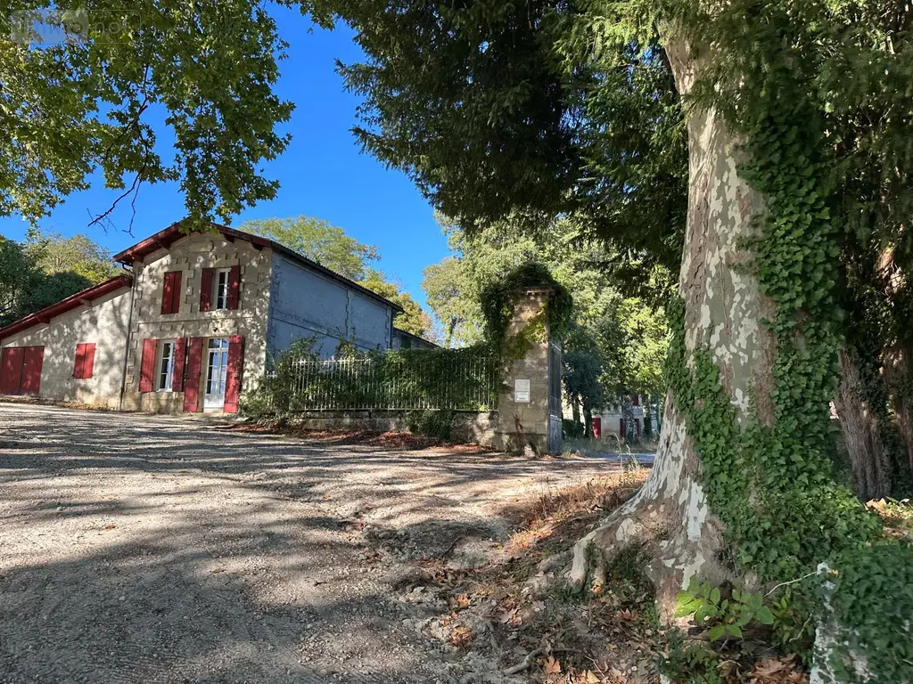 Propriete a vendre Cubzac-les-Ponts 33240 Gironde 33 3840 m2 30 pièces 3200000 euros 33003/4 002