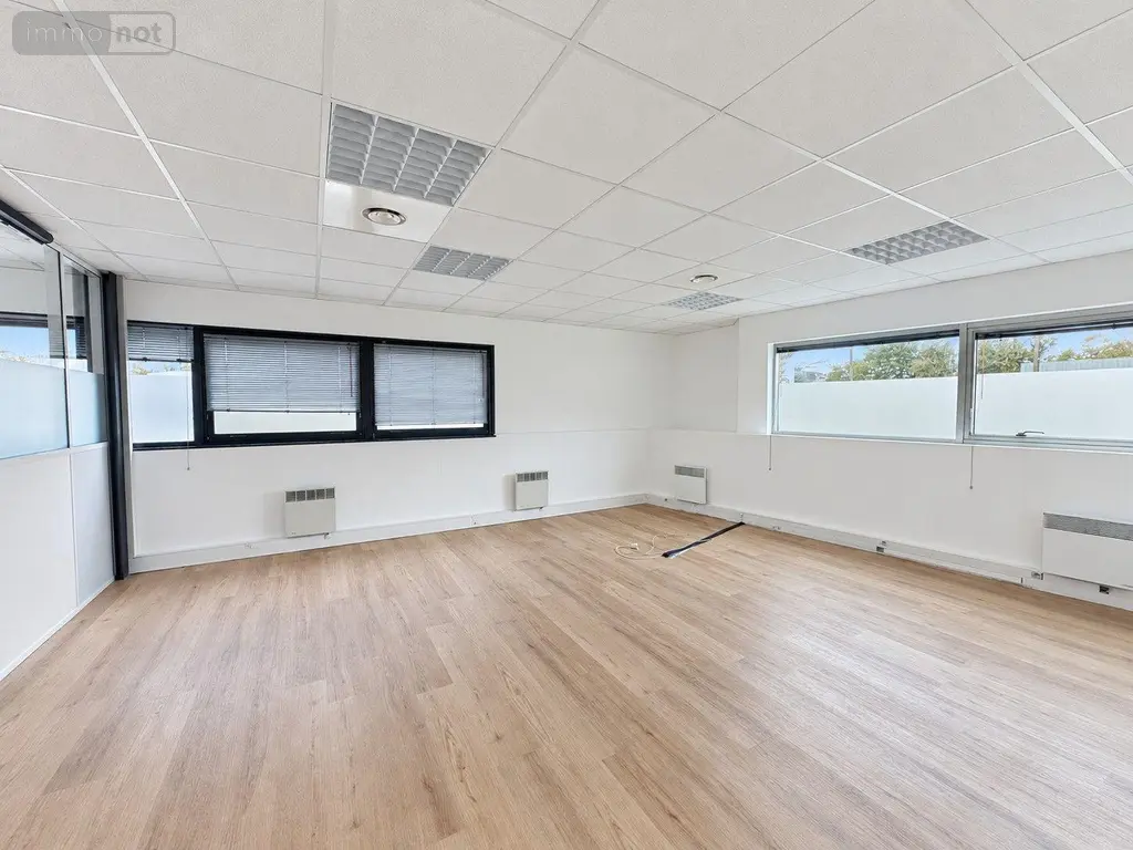 Fonds et murs commerciaux a vendre Mérignac 33700 Gironde 33 1237 m2 1463000 euros 33003/5 006