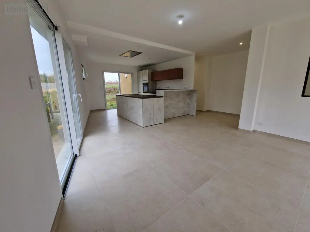 Location maison Châteaugiron 35410 Ille-et-Vilaine 35 143 m2 5 pièces 1300 euros 11793/28 008