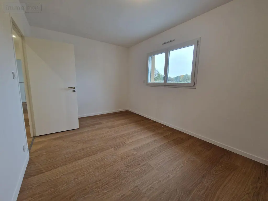 Location maison Châteaugiron 35410 Ille-et-Vilaine 35 143 m2 5 pièces 1300 euros 11793/28 014