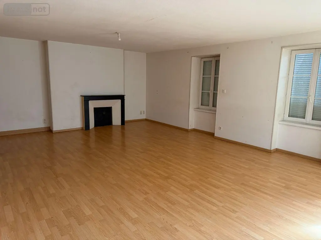 Immeuble de rapport a vendre Mauriac 15200 Cantal 15 243800 euros 15060/1307 004