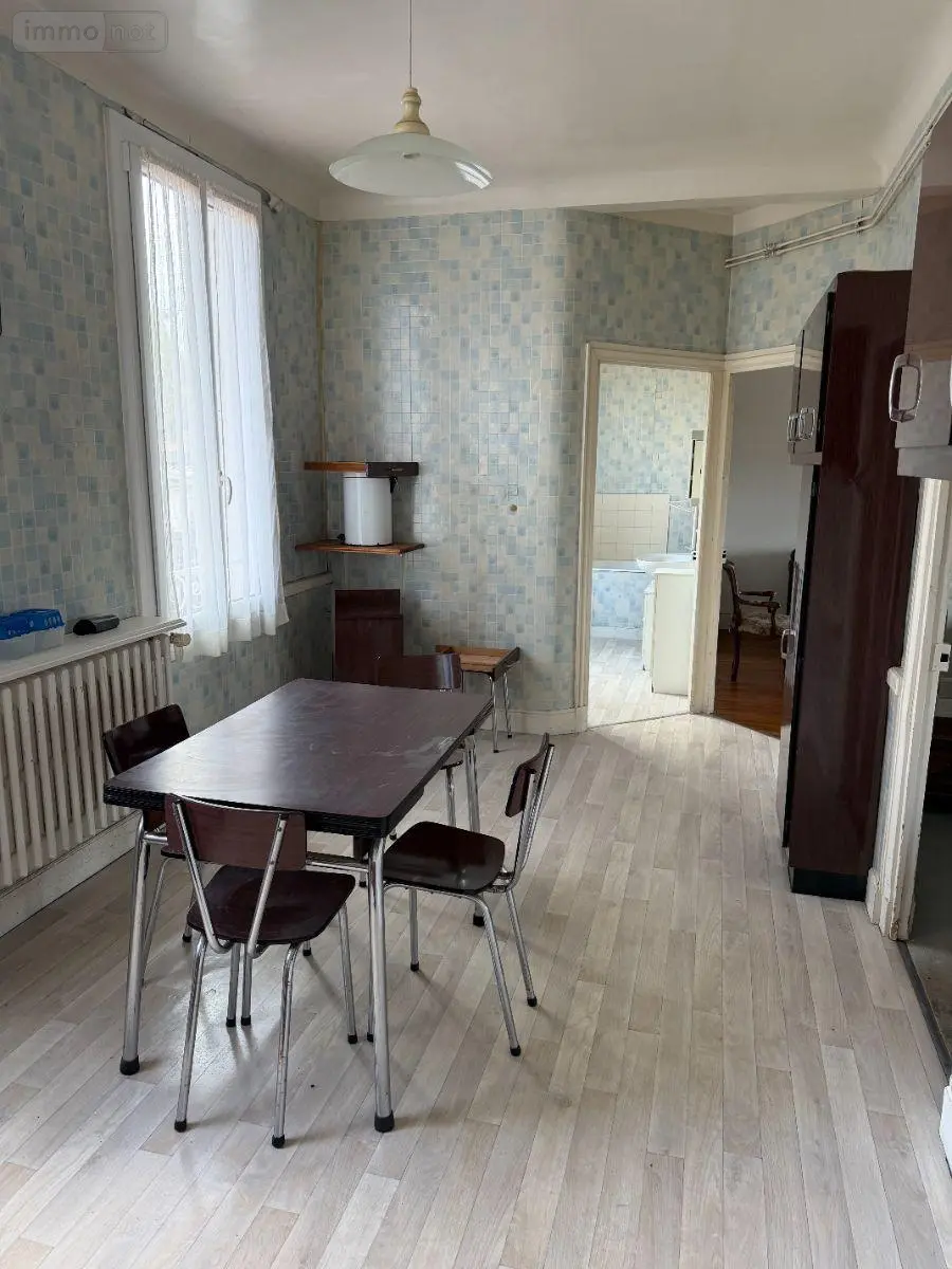 Immeuble de rapport a vendre Mauriac 15200 Cantal 15 90100 euros 15060/1308 006