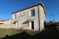 Maison a vendre Saintes 17100 Charente-Maritime 17 135 m2 6 pièces 344000 euros 17111-631 003
