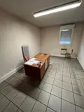 Location fonds et murs commerciaux Dole 39100 Jura 39 850 m2 2950 euros 39034-L15 011