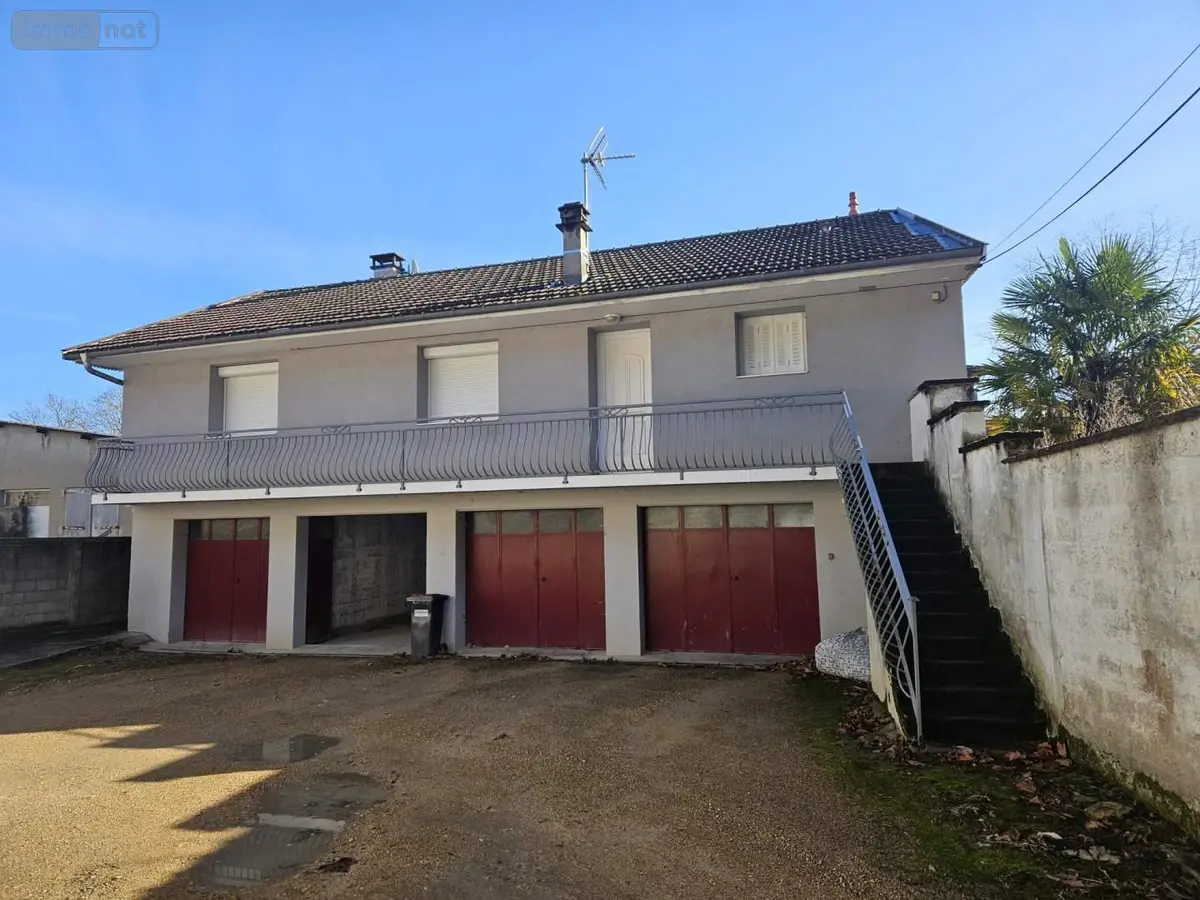 Location appartement Pont-de-Veyle 01290 Ain 01 84 m2 3 pièces 750 euros 008/2376 001