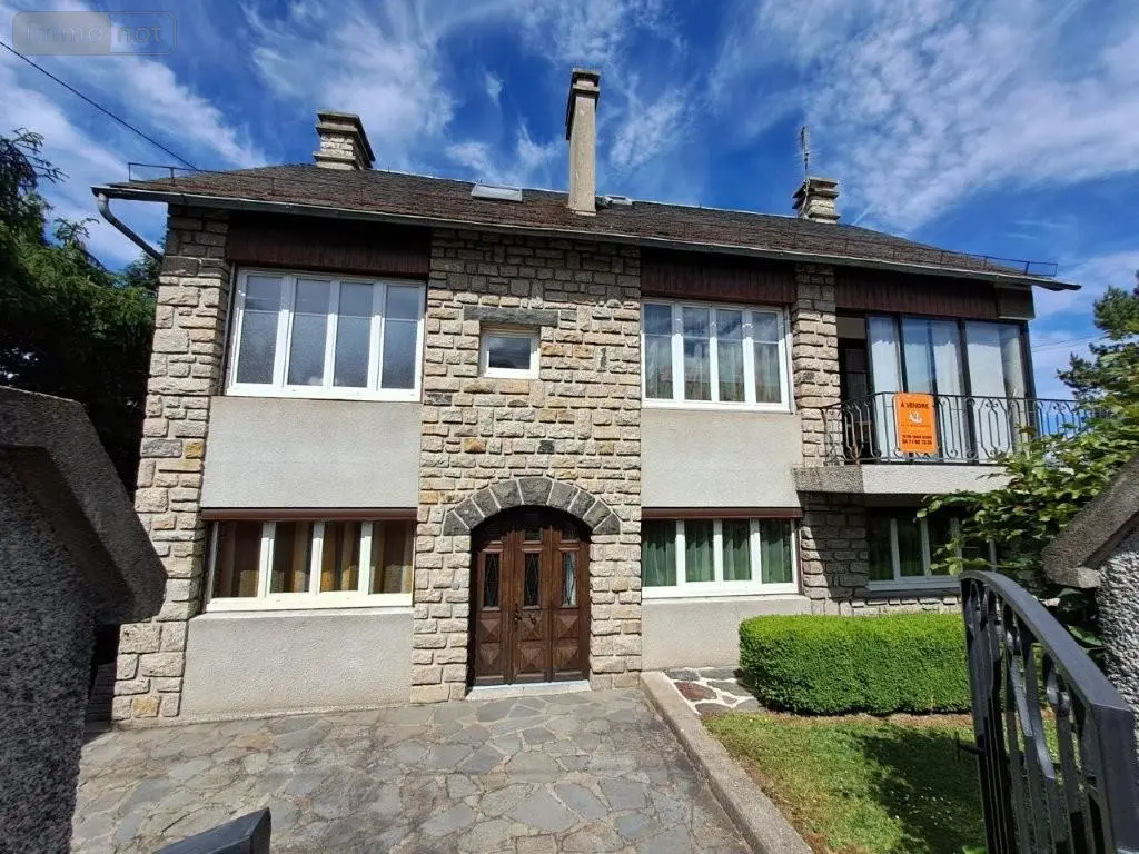 Maison a vendre Saint-Flour 15100 Cantal 15 189 m2 8 pièces 292800 euros 044/1246 001