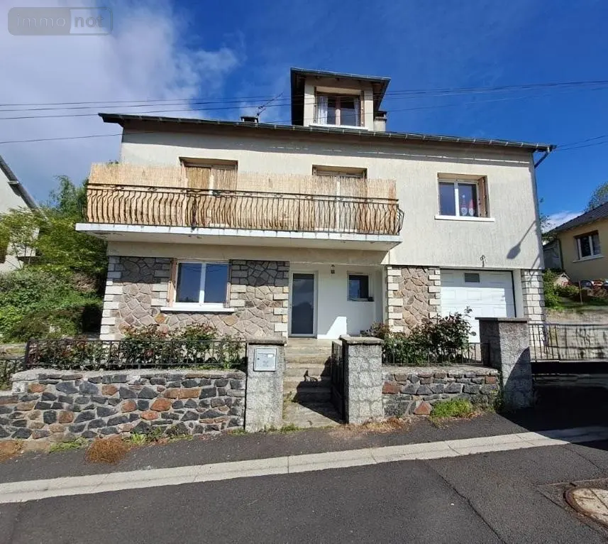 Maison a vendre Saint-Flour 15100 Cantal 15 141 m2 1 pièce 202900 euros 044/1268 001