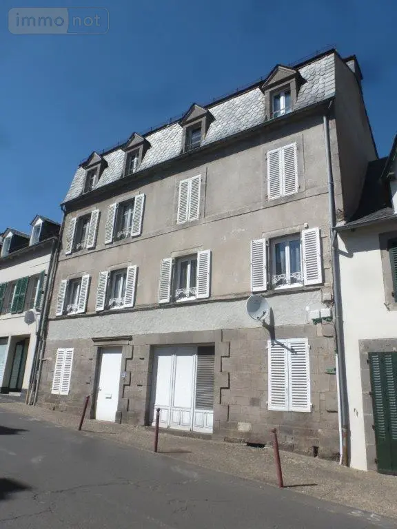 Immeuble de rapport a vendre Condat 15190 Cantal 15 80 m2 10 pièces 68900 euros 044/42 001