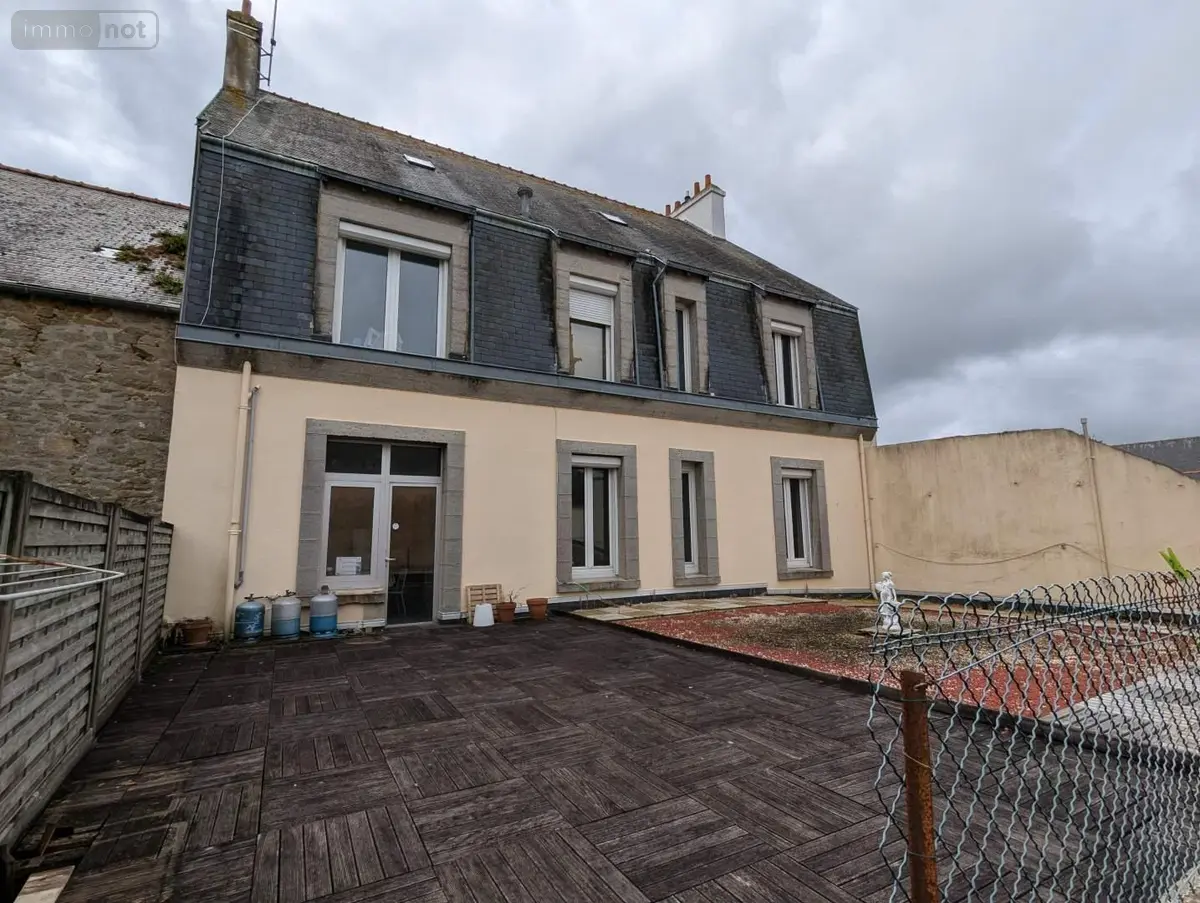 Immeuble de rapport a vendre Douarnenez 29100 Finistère 29 231 m2 11 pièces 420000 euros 011/134 001