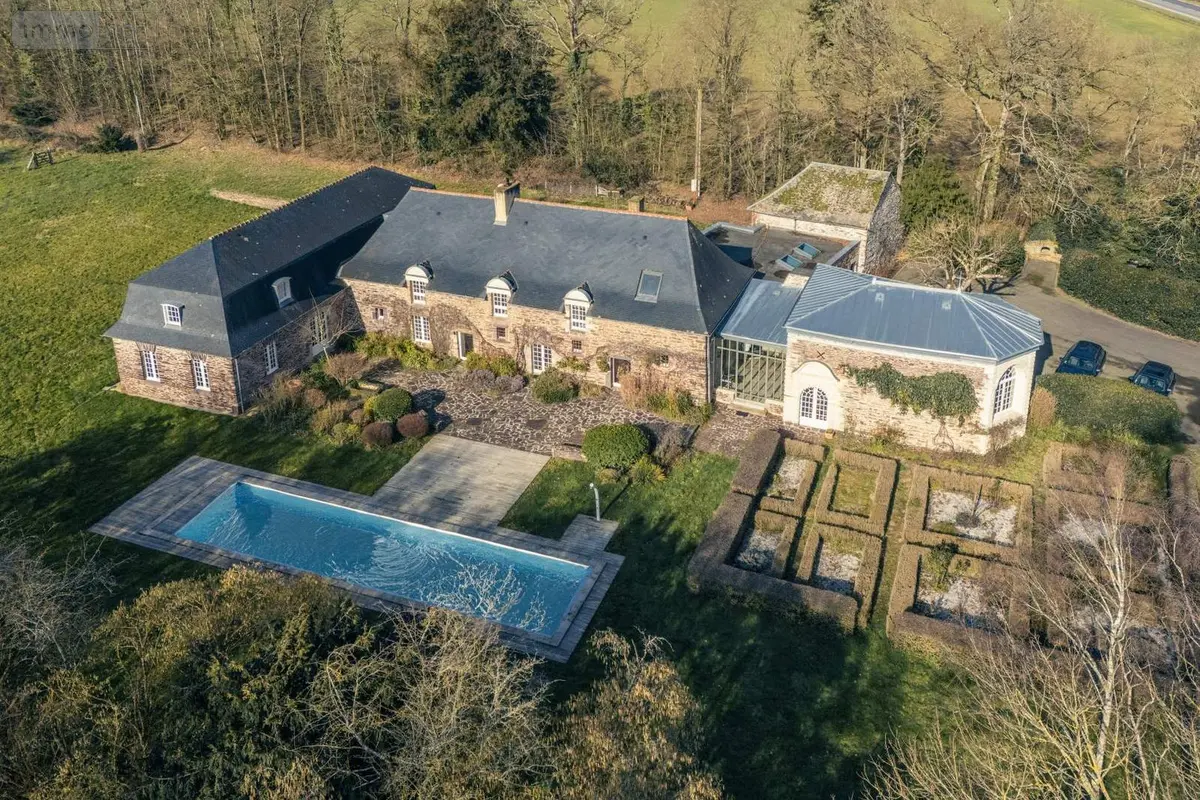 Propriete a vendre Rennes 35000 Ille-et-Vilaine 35 625 m2 10 pièces 1467200 euros 008/2980 001
