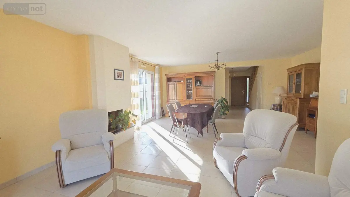 Maison a vendre Noyal-sur-Vilaine 35530 Ille-et-Vilaine 35 193 m2 9 pièces 476200 euros 019/5540 MCB 001