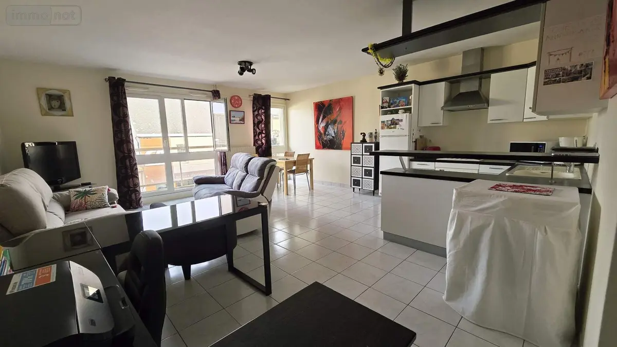 Appartement a vendre Noyal-sur-Vilaine 35530 Ille-et-Vilaine 35 79 m2 4 pièces 186770 euros 019/5556 MCB 001