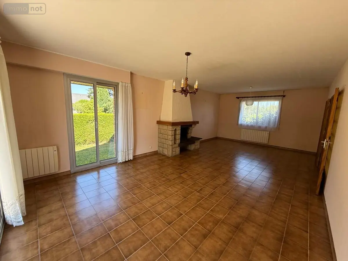 Location maison Brécé 35530 Ille-et-Vilaine 35 140 m2 6 pièces 980 euros 019/5628 001