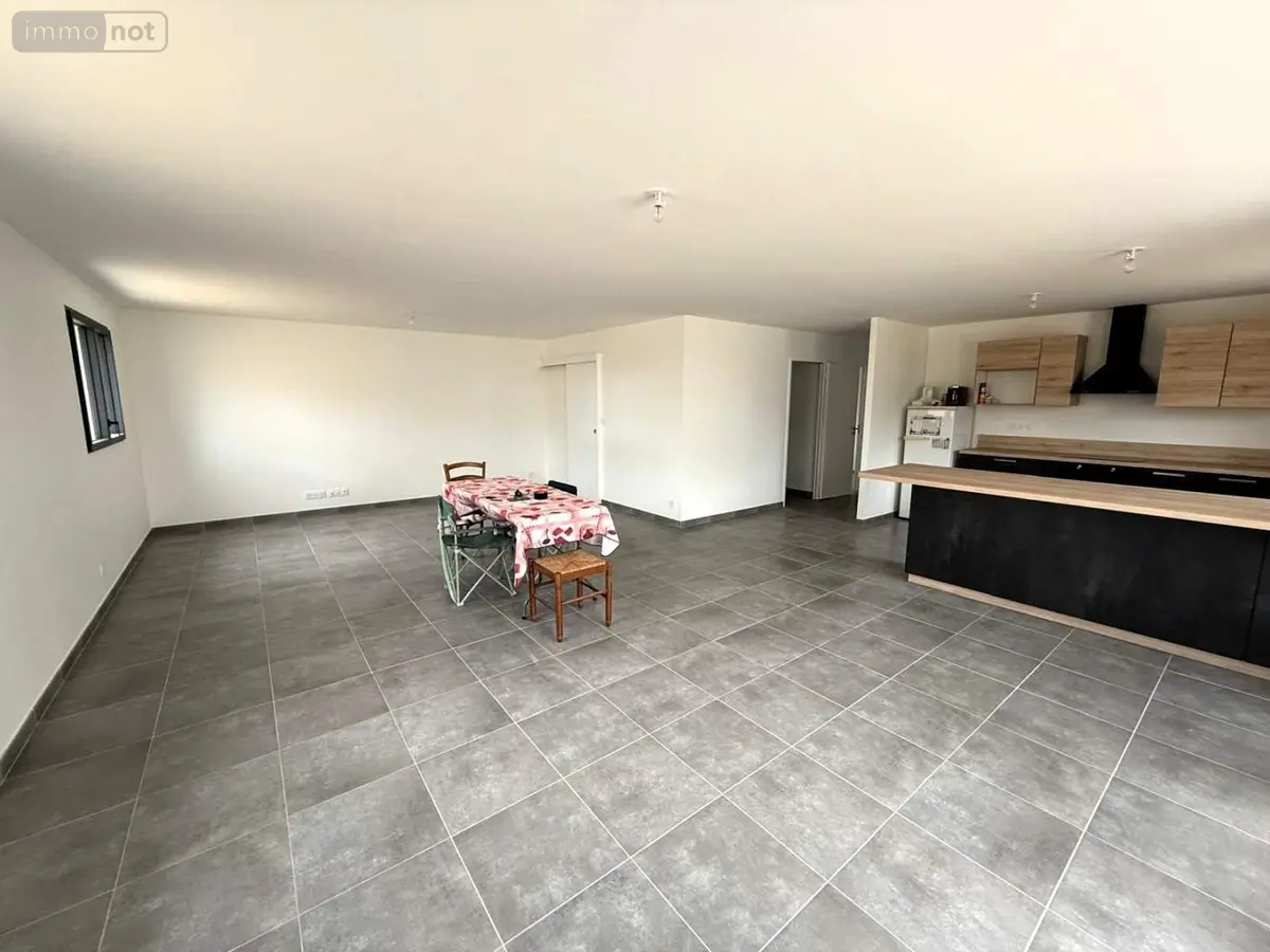 Location maison Châteaubourg 35220 Ille-et-Vilaine 35 119 m2 5 pièces 1360 euros 019/5636 001