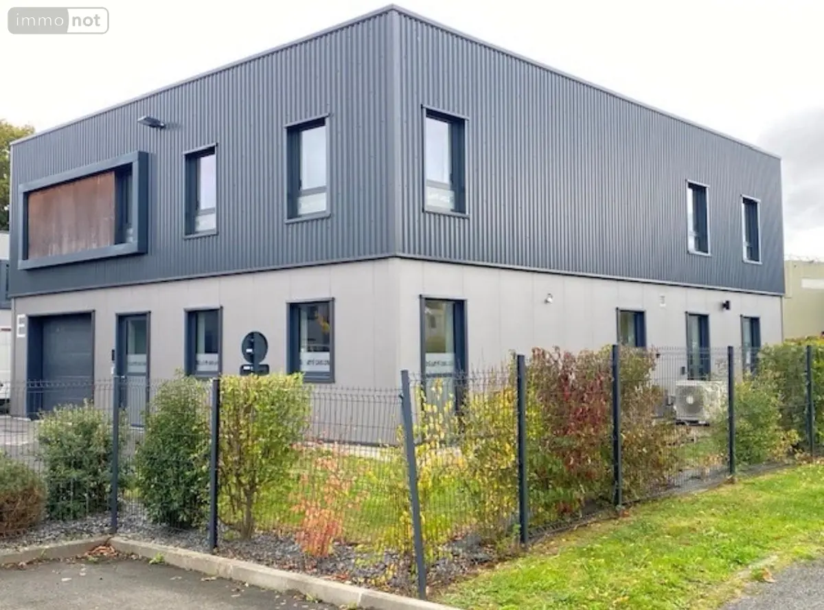 Location fonds et murs commerciaux Saint-Gilles 35590 Ille-et-Vilaine 35 200 m2 7 pièces 2900 euros 030/72998 001