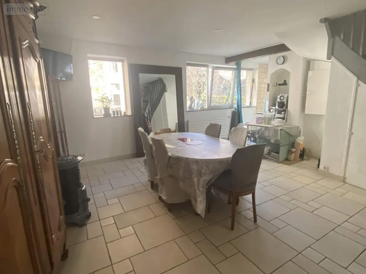 Immeuble de rapport a vendre Fougères 35300 Ille-et-Vilaine 35 338 m2 8 pièces 374256 euros 037/1867 001