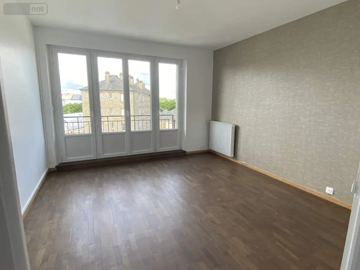 Location appartement Fougères 35300 Ille-et-Vilaine 35 54 m2 2 pièces 590 euros 037/1897 001