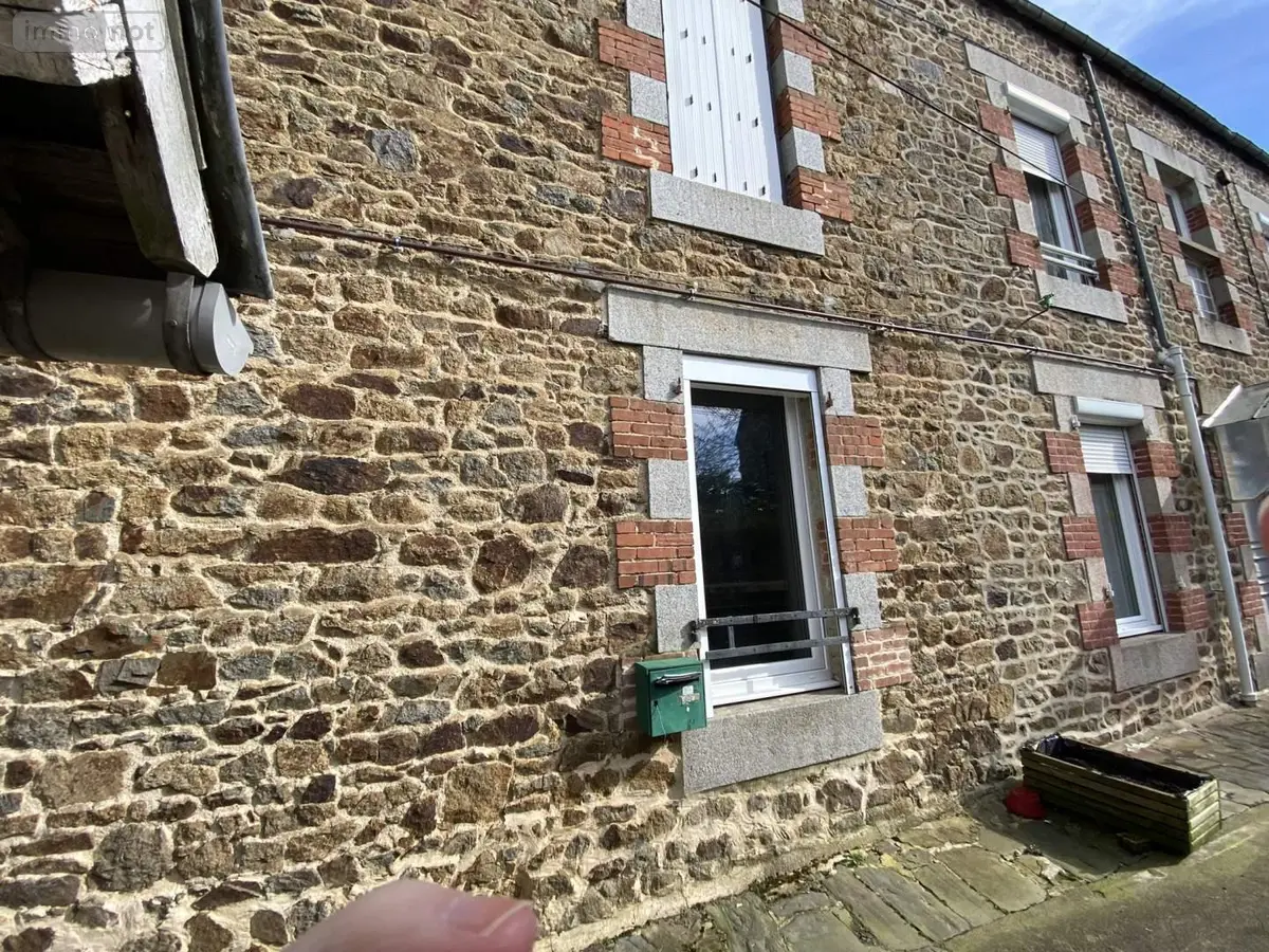 Fonds et murs commerciaux a vendre Fougères 35300 Ille-et-Vilaine 35 95 m2 5 pièces 150742 euros 037/1905 001