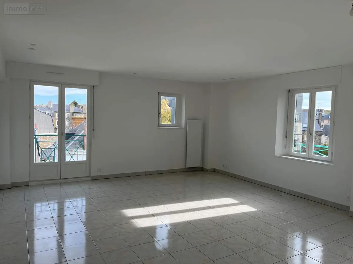 Location appartement Saint-Malo 35400 Ille-et-Vilaine 35 106 m2 4 pièces 1100 euros 103/877 001