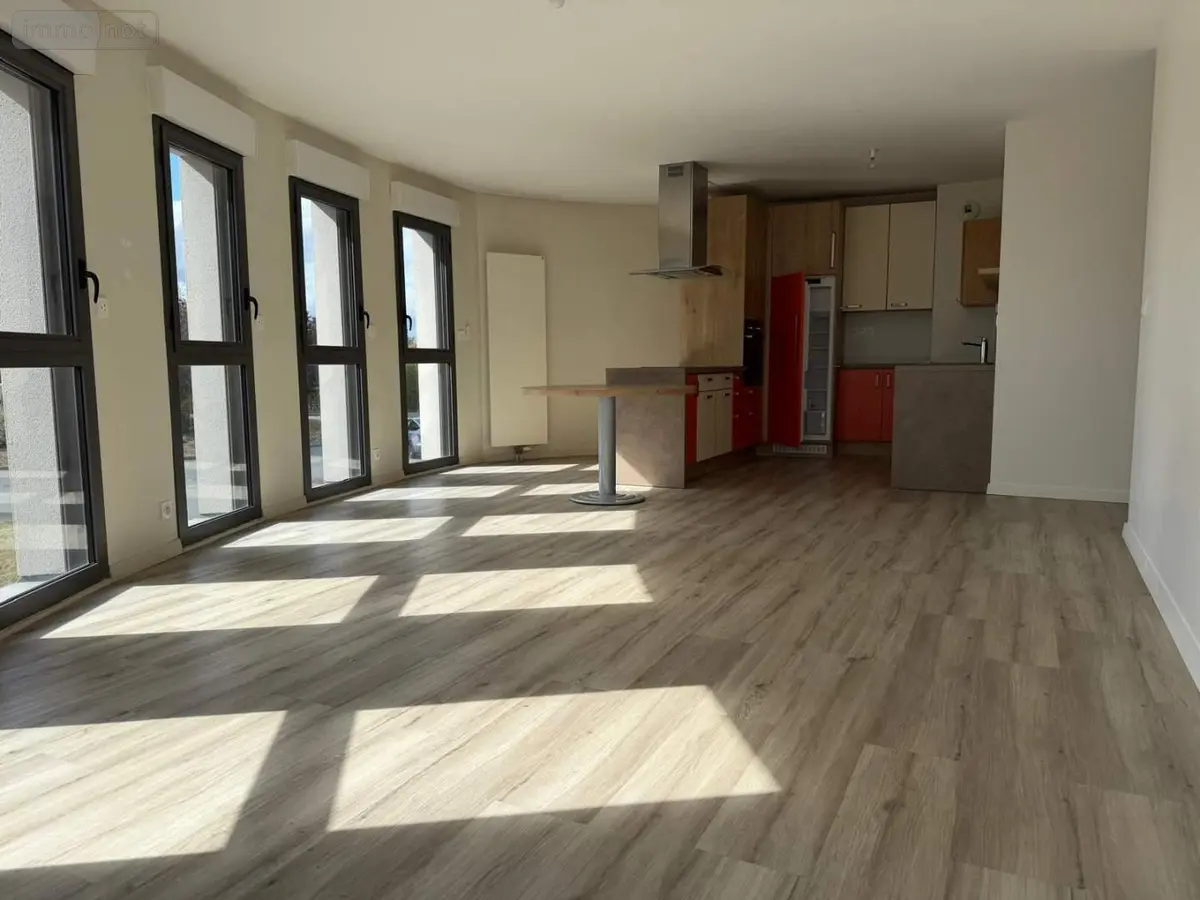 Location appartement Bain-de-Bretagne 35470 Ille-et-Vilaine 35 71 m2 3 pièces 655 euros 136/5288 001