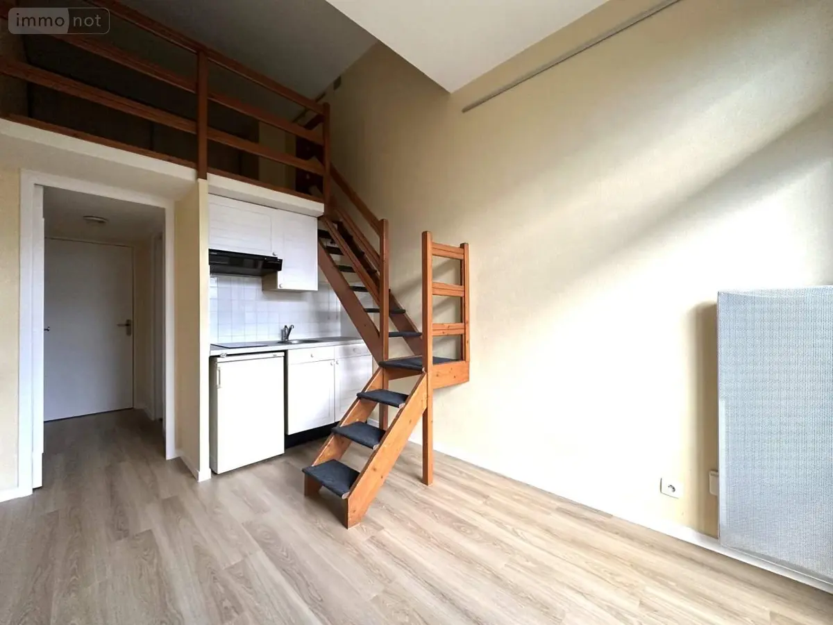 Location appartement Rennes 35000 Ille-et-Vilaine 35 14 m2 1 pièce 520 euros 150/1767 001