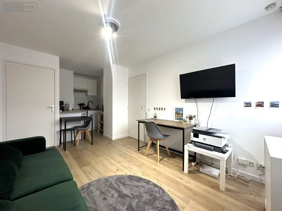 Location appartement Rennes 35000 Ille-et-Vilaine 35 30 m2 2 pièces 800 euros 150/2014 001