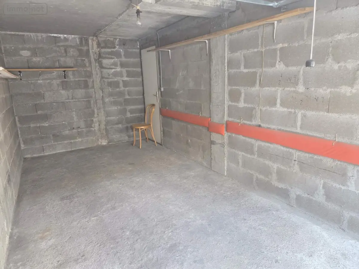 Location garage et parking Tours 37000 Indre-et-Loire 37 1 pièce 195 euros 001/2512 001