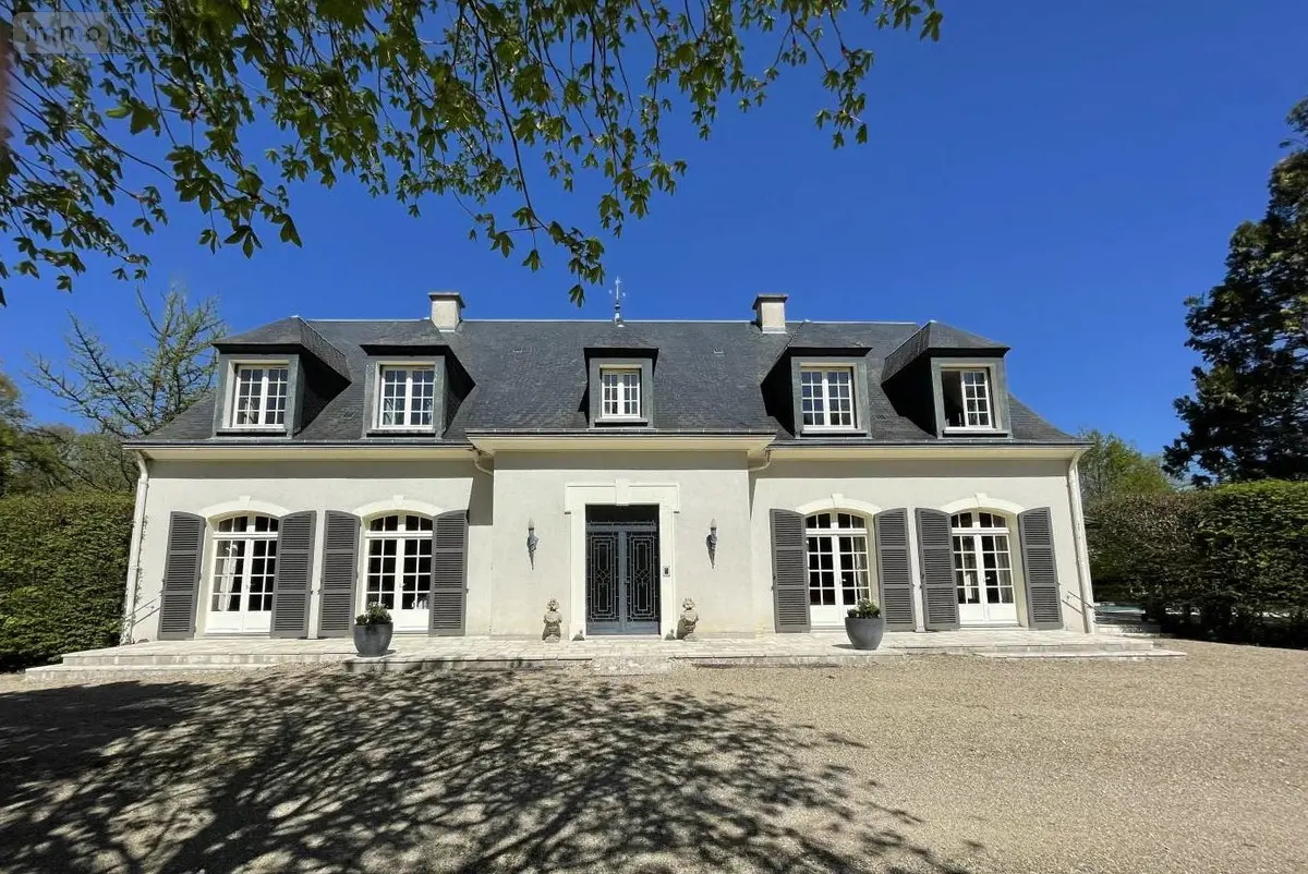 Propriete a vendre Bourges 18000 Cher 18 370 m2 11 pièces 705000 euros 003/2543 001