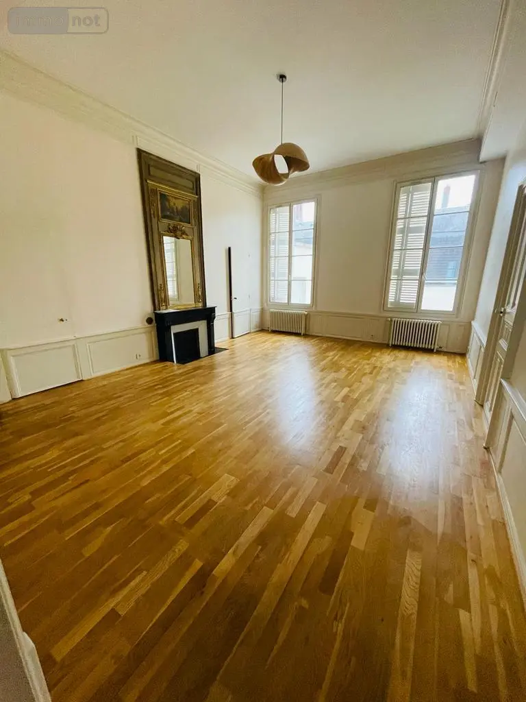 Location appartement Tours 37000 Indre-et-Loire 37 104 m2 4 pièces 1400 euros 005/1923 001