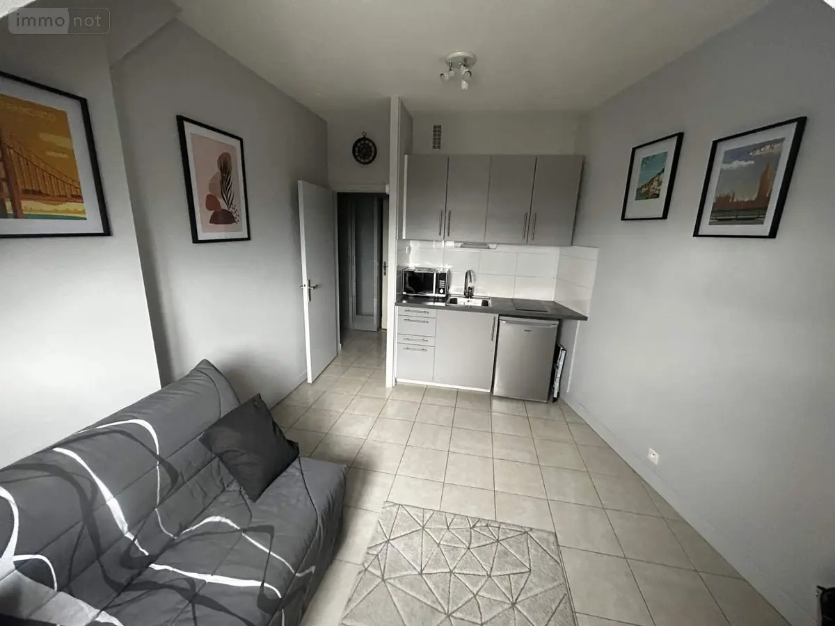 Location appartement Tours 37000 Indre-et-Loire 37 16 m2 1 pièce 550 euros 005/1959 001