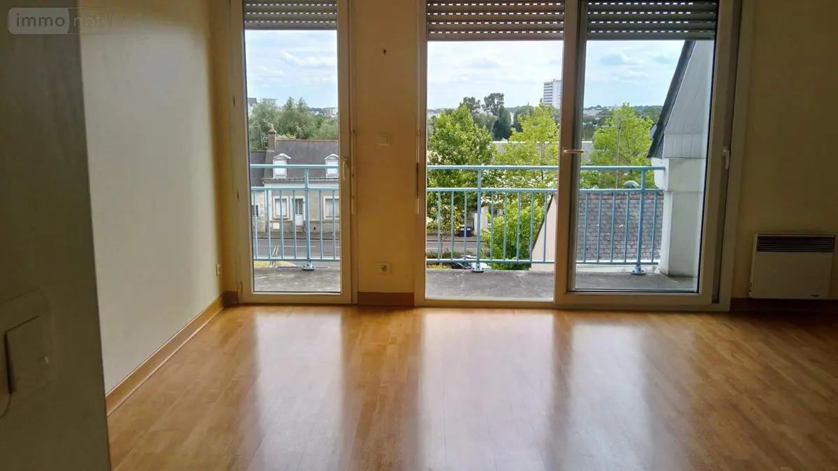 Location appartement Saint-Cyr-sur-Loire 37540 Indre-et-Loire 37 61 m2 2 pièces 620 euros 005/931 001
