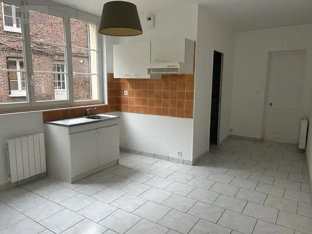 Location appartement Saint-Saëns 76680 Seine-Maritime 76 36 m2 2 pièces 510 euros 016/2820/MA 001